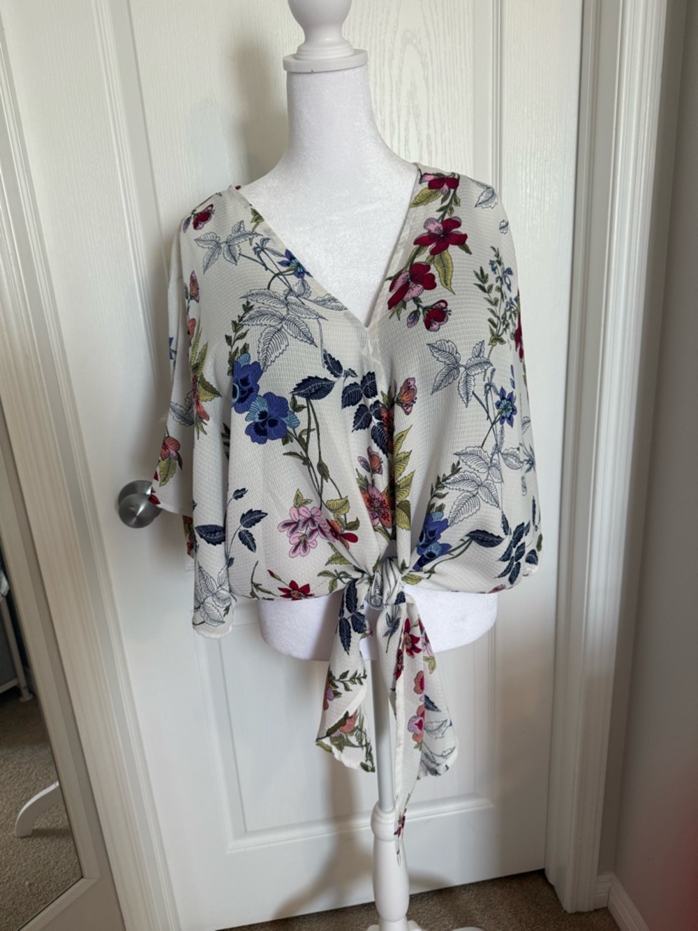 Floral Tie-Front V-Neck Blouse - Sz M or L
